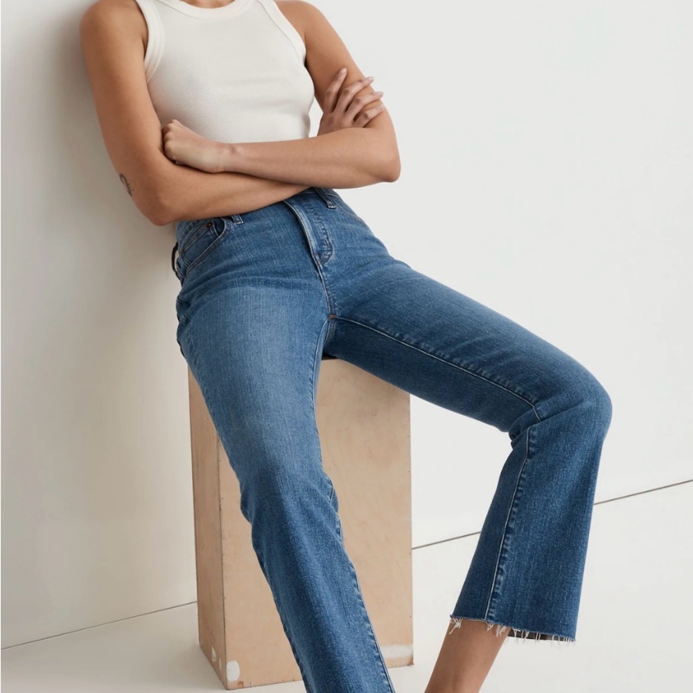 Madewell Mid Rise Kick Out Size 32